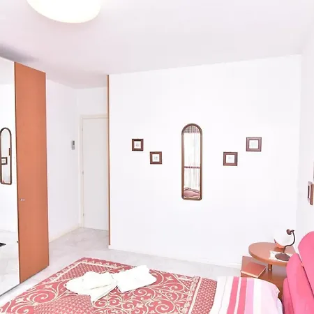 Sea View Red Corallo Elegance